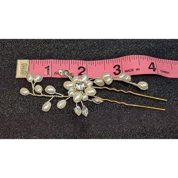 Elegant Faux Pearl & Crystal Bridal Hair Pin - Picture 2 of 3